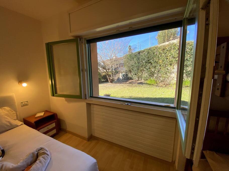 Casa Vacanza Veronica Con Giardino Verbania Exterior foto