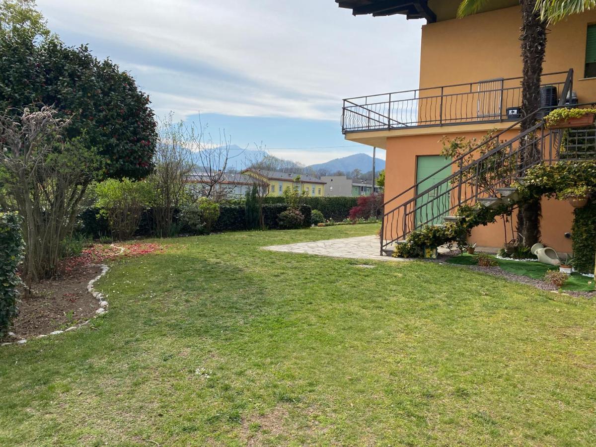 Casa Vacanza Veronica Con Giardino Verbania Exterior foto