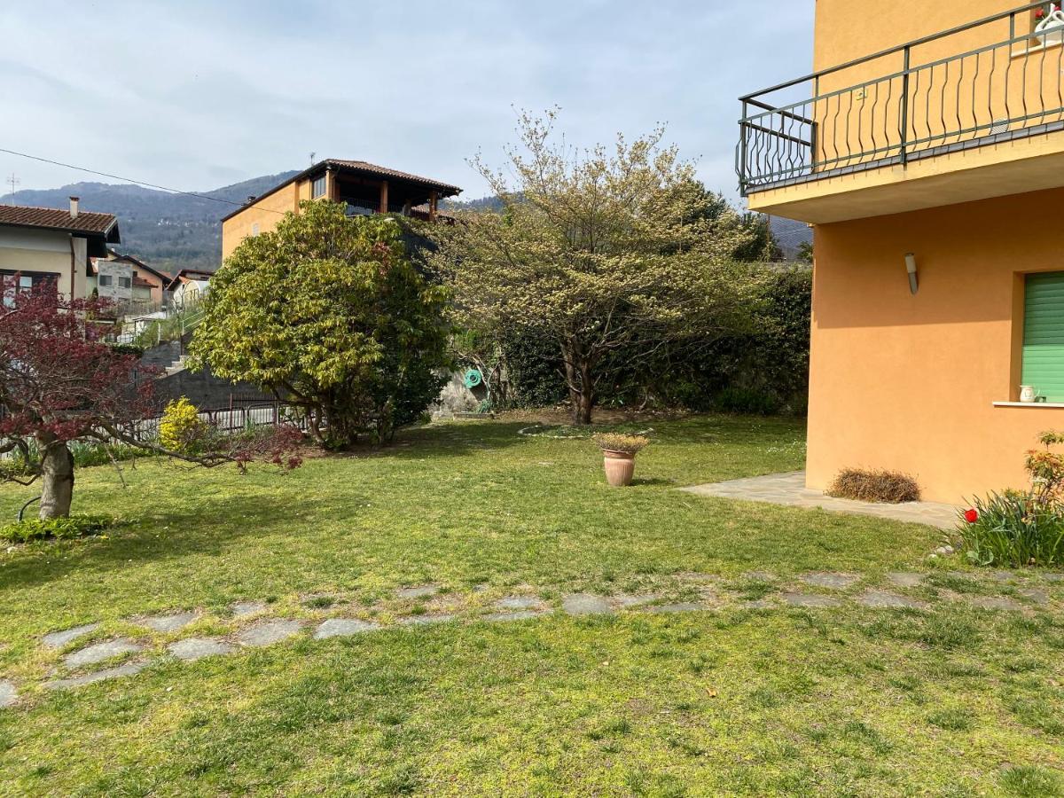 Casa Vacanza Veronica Con Giardino Verbania Exterior foto